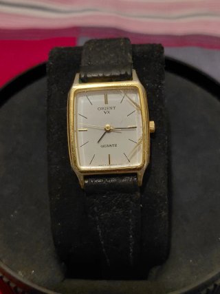 Reloj Orient VX Quartz Dorado
