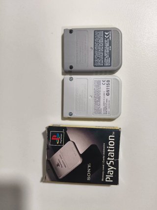 Memory Card PlayStation 1 con caja original