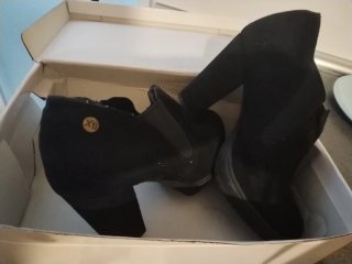 Zapatos de tacón negros