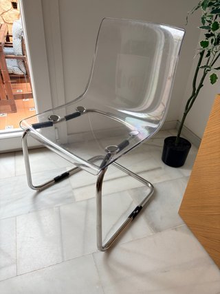 Silla IKEA Transparente