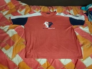 T-shirt uomo rossa e bianca