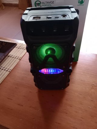 Mini Altavoz Portátil con Luces