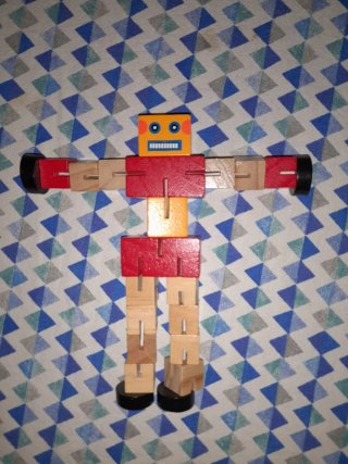 Muñeco Articulado de Madera