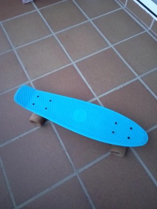 Monopatín azul