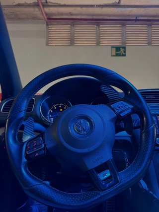 Volkswagen Golf R 2011