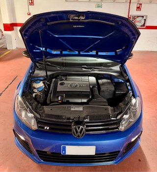 Volkswagen Golf R 2011