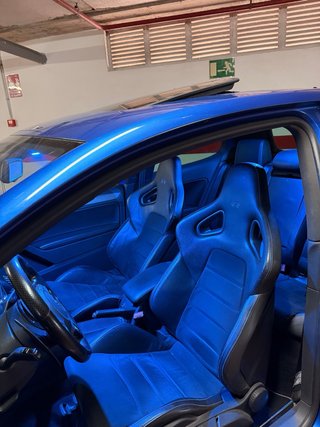 Volkswagen Golf R 2011