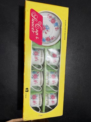 Set de 6 Tazas y Platos de Porcelana son pequeñas