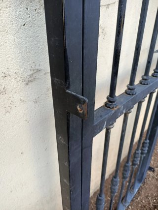 Reja de hierro forjado negra