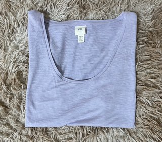 Camiseta H&M lila básica de manga corta
