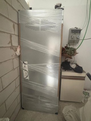 Puerta trastero metálica