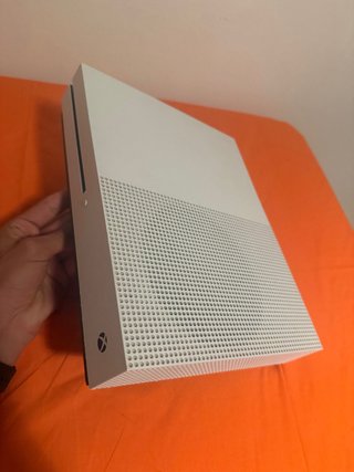 XBOX ONE S Cambio per telefono o vendo
