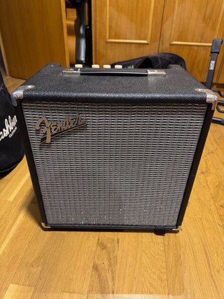 Amplificador Fender Rumble 25