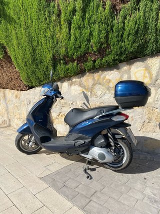 Piaggio Fly 125