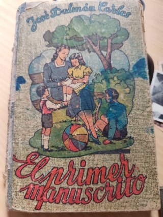 Libro antiguo de ejercicios escolares.