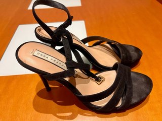 Zapatos de tacón Zara negros talla 37