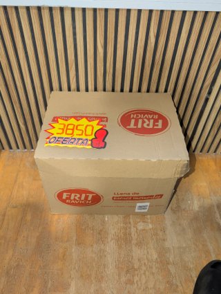 Lote de ropa variada. 10kg = 38,5€.