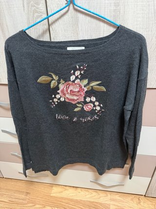 Jersey Gris con Bordado Floral