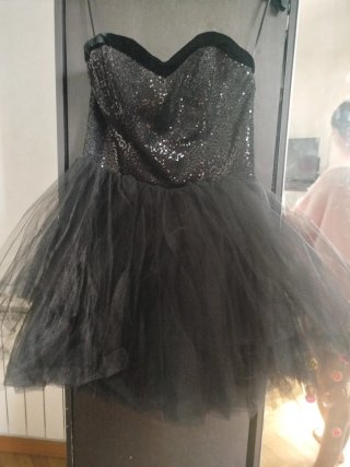 Vestido de fiesta negro con lentejuelas