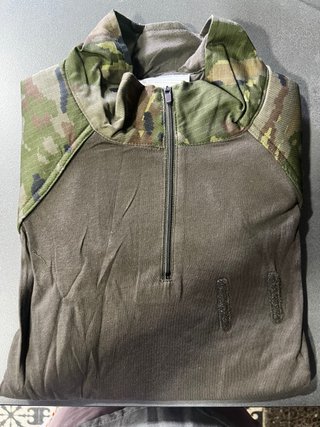 Camisa táctica boscosa pixelada talla M