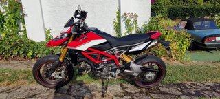 Ducati Hypermotard 950 SP Roja y Blanca