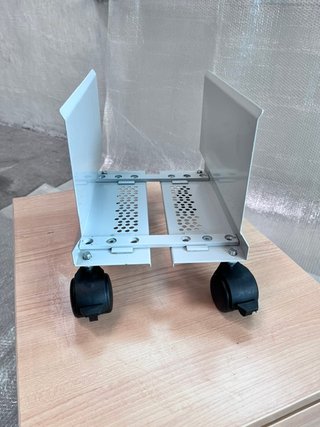Soporte con Ruedas para Torre de PC