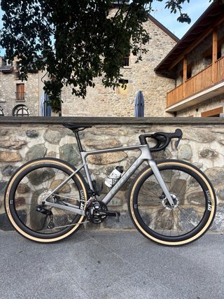 Bicicleta Gravel Ridley ASTR GRX Di2