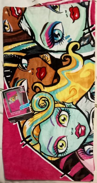 Set Monster High: Toalla, 2 Camisetas y taza