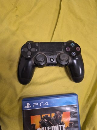 PS4 Pro 1TB Sony +2 mandos + juego