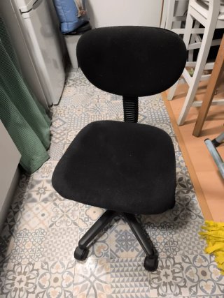 Silla de oficina negra