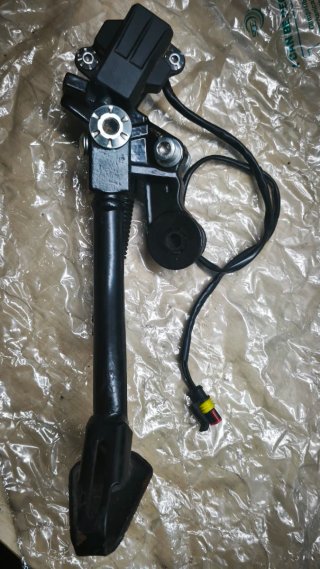 Pata Cabra Benelli TRK 702
