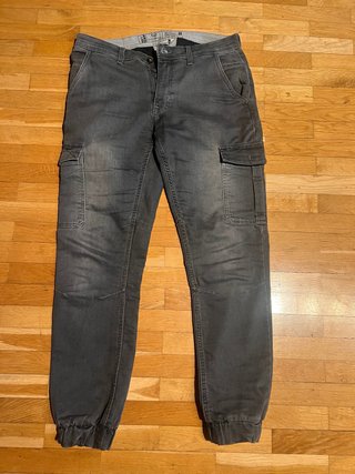 Pantalón cargo vaquero gris, muy cómodo