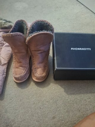 Cazadora Bershka M y Botas Pelo Talla 39