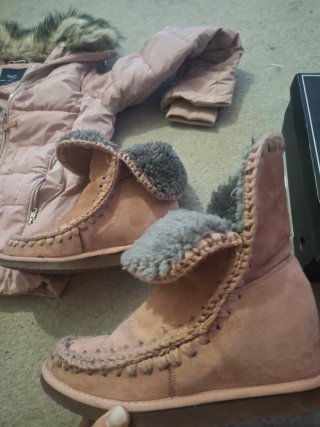 Cazadora Bershka M y Botas Pelo Talla 39