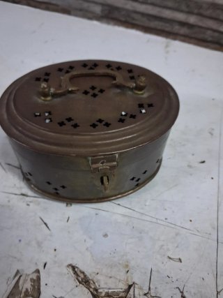 Mini baú de metal com alça