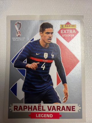Cromo Extra Sticker Varane Plata 2022