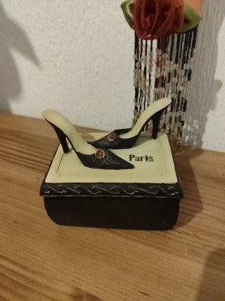 Joyero PARIS con diseño de zapatos