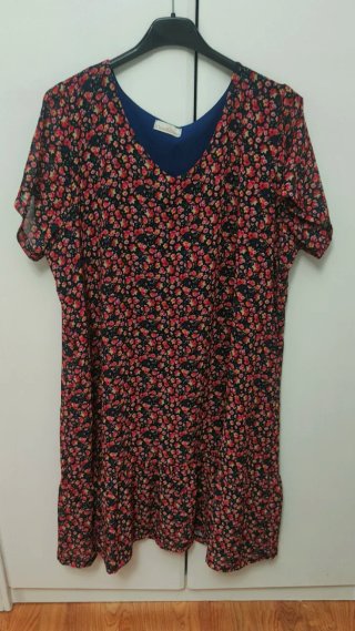 Vestido estampado floral corto