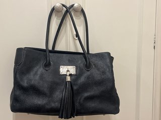 Bolso piel negro con pompón25 Gran capacidad