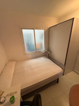 Alquilo habitacion en santacoloma para mujer
