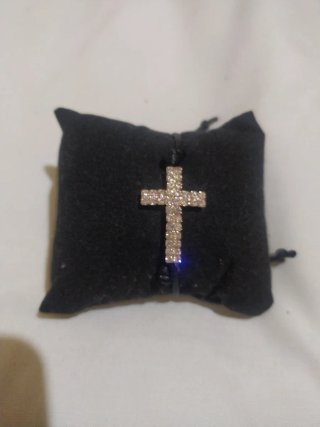 Pulsera de Cruz Dorada con Circonitas
