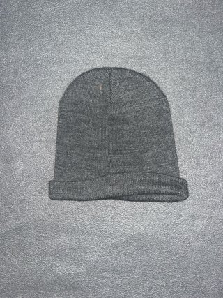 Gorro de invierno gris