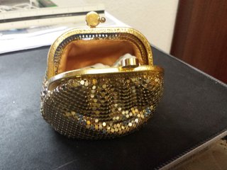 Bolso de Latón Dorado
