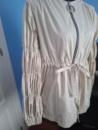 Chaqueta fina Zara beige