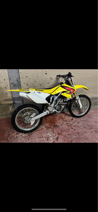 Suzuki RMZ 250 Motocross 4t