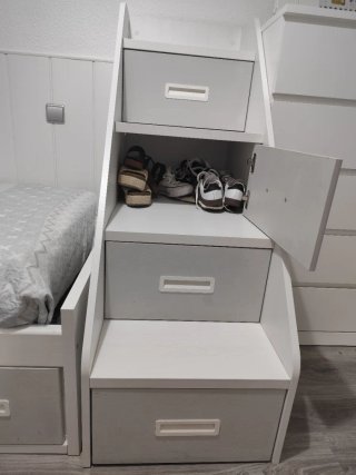 Estantería Escalera con puertas