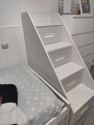 Estantería Escalera con puertas
