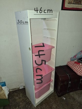 Estantería blanca Ikea con 5 cajones