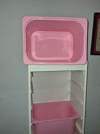 Estantería blanca Ikea con 5 cajones