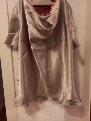 Blusa de fiesta color beige